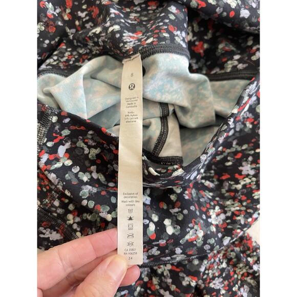 Lululemon Wunder Under Floral High-Rise Crop 23" Scallop Full-On Luxtreme 8 - Picture 8 of 8